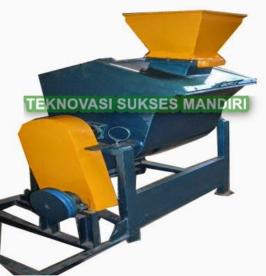 pengaduk bahan kompos